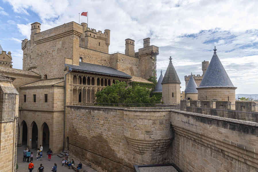 Comunidad Foral de Navarra 049 - Olite - palacio Real de Olite.jpg